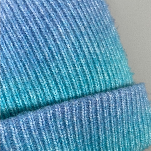 Lyla + Luxe Blue Ombre Beanie/Toque - Picture 4 of 4